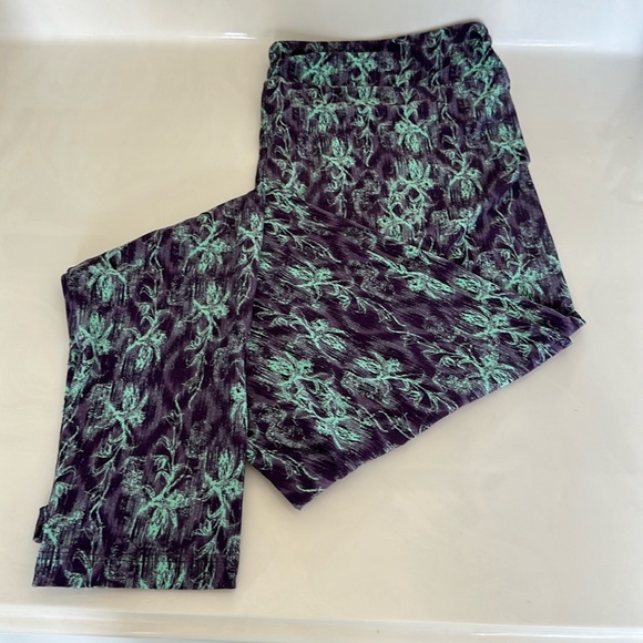 LuLaRoe Leggings, size Tall and Curvy, Blue Pattern - Picture 1 of 1